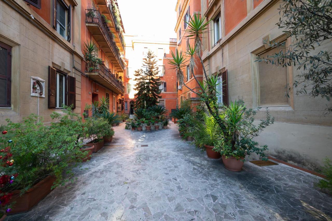 Cento Passi Dal Vaticano Roma Exterior foto